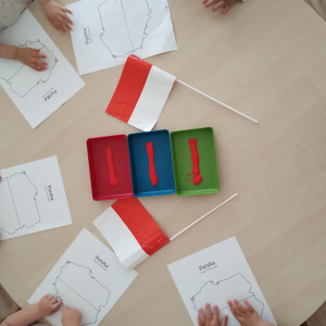 Zajęcia plastyczne u maluchów