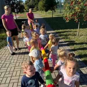 Spacery z wężem w grupie starszaków