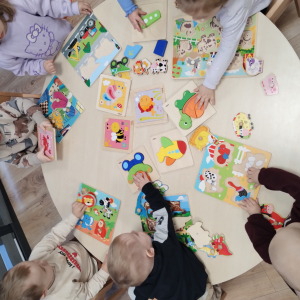 Zabawy dowolne u maluchów