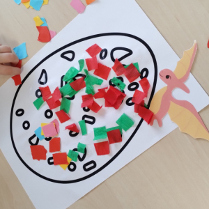 Jajo dinozaura- zajęcia plastyczne u starszaków