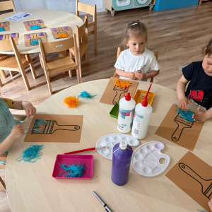 Dzień mamy i taty- przygotowanie prezentów